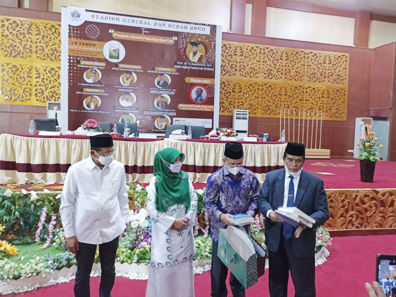 Kesuksesan Anak Petani Jadi Guru Besar