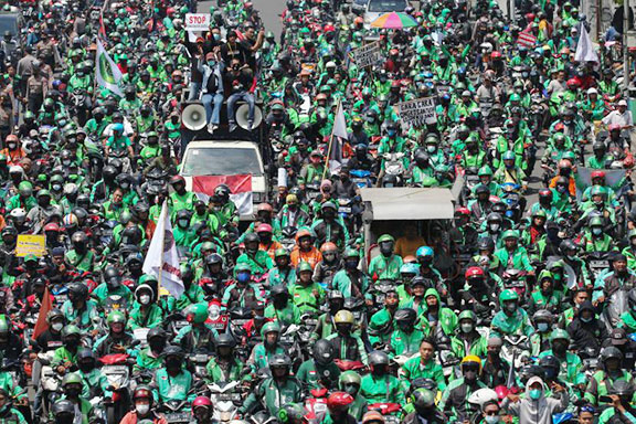 Driver Ojol Jatim Gelar Unjuk Rasa