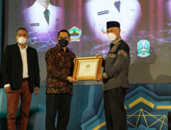 Sumbar Raih Anugerah Adinata Syariah