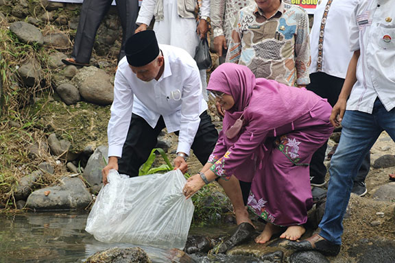 Danau Singkarak Butuh Perhatian Khusus