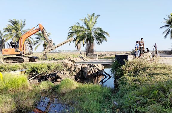 Jembatan Tiku Dibangun Kembali 