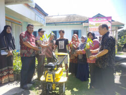 6 Keltan Terima Bibit dan Traktor Tangan