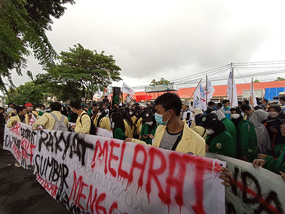 ratusan