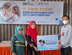 Pelindo Group Bagikan Kacamata Gratis untuk 100 Siswa