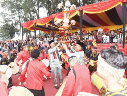 250 Ribu Orang Hadiri Pesona Budaya Hoyak Tabuik Piaman