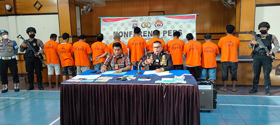 Polres Sijunjung Ringkus 12 Pelaku Judi