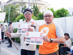 Tolak Kenaikan Harga BBM, Kader PKS Turun ke Jalan  