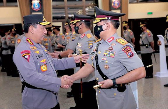 Kapolri Lantik Irjen Suharyono Sebagai Kapolda Sumbar