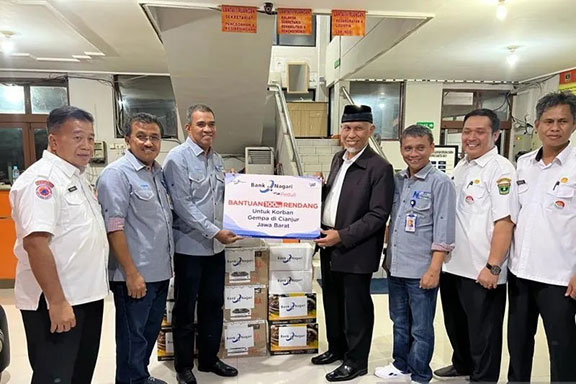 Bank Nagari Kirim 100 Kg Rendang ke Cianjur