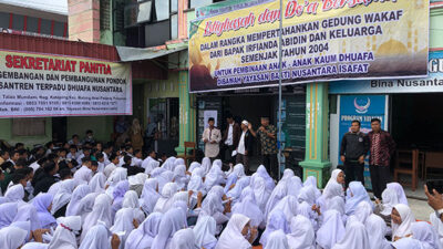 Pertahankan Gedung Wakaf, Siswa dan Guru YBNI Zikir Bersama 