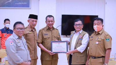 BNPB Salurkan Bantuan Untuk Korban Banjir Pessel