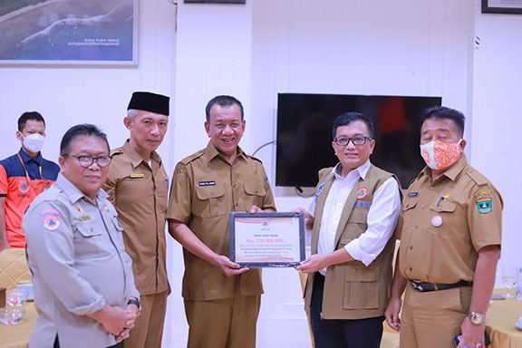 BNPB Salurkan Bantuan Untuk Korban Banjir Pessel