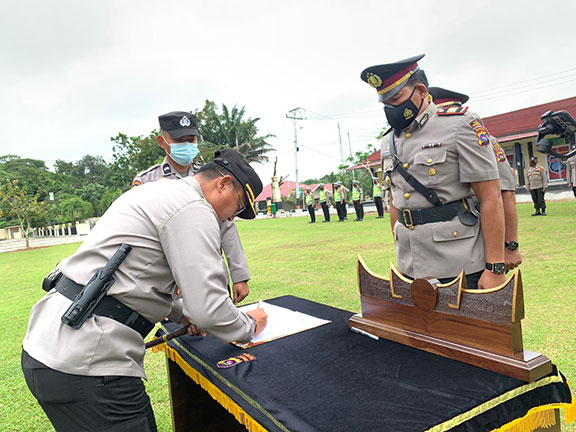 Polres Dharmasraya Gelar Sertijab