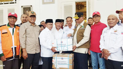 Gubernur Sumbar Salurkan Bantuan Rendang ke Cianjur