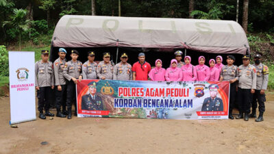 Polres Agam Bantu Korban Longsor