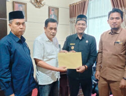 Warga Nagari Ambuang Kapua Sungai Sariak Keluhkan Kondisi Jalan