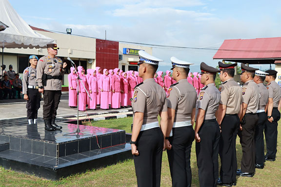 Puluhan Personel Polres Sijunjung Naik Pangkat