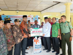 Pemprov Salurkan Bantuan 75 Ton Beras Untuk Korban Banjir Padang Pariaman