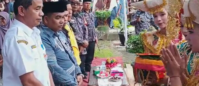 SMAN 1 Sungai Geringging Batagak Kudo-kudo Pembangunan Musholla