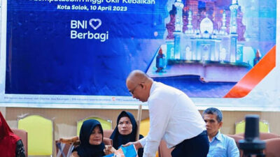 BNI Berbagi Salurkan 100 Paket Bantuan