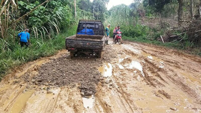 Jalan di Nagari Galugua Rusak Parah