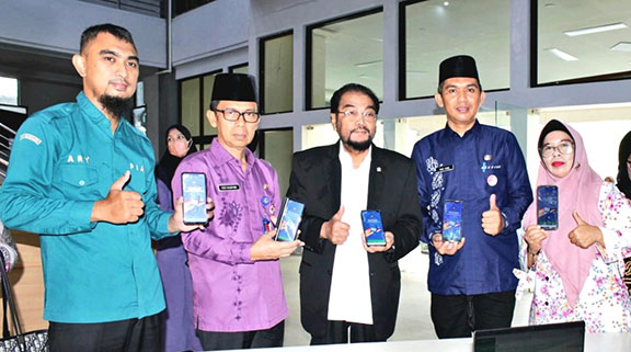 Anggota MPR RI H. Leonardy Harmainy Ikut Aktivasi IKD di Padang Youth Center