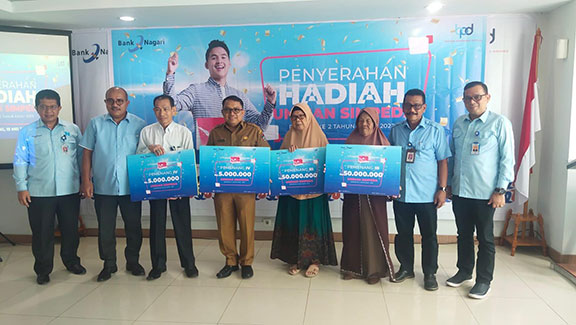 16 Nasabah Terima Hadiah  Undian Simpeda dari Bank Nagari