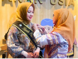 Dokter Dian Fadly Amran Terima Penghargaan Tingkat Nasional