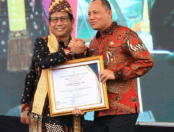 Sabar AS Terima Penghargaan Satya Lencana Pembina Inovasi Desa Dari Kementrian Desa PDTT