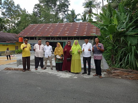 Nevi Zuairina Kunjungi Tiga Ruas Jalan di Padang Pariaman