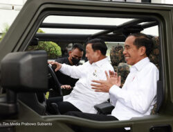 Saat Jokowi Disopiri Prabowo