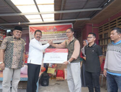 Wawako Asrul Serahkan Bantuan Kemensos untuk 155 KPM