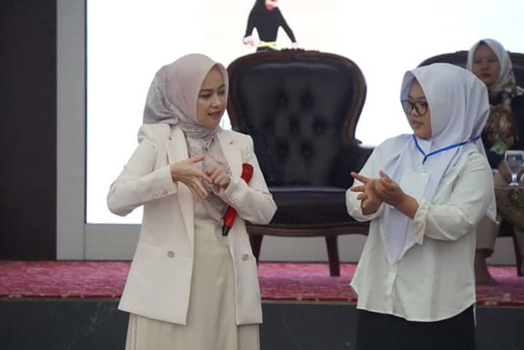 Dokter Dian Ajak Mahasiswa Baru UM Natsir Terapkan Pola Hidup Sehat