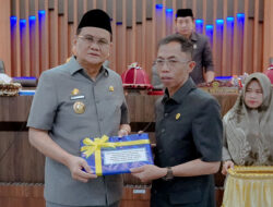 Bupati Barru Serahkan Ranperda Perubahan APBD 2023