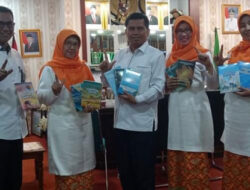Siswa MTsN 6 Padang Terbitkan 11 Buku