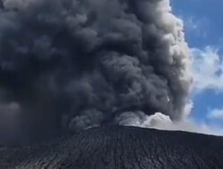 Gunung Dukono Semburkan Abu Vulkanik Setinggi 2.600 M