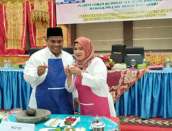 Lomba Membuat Teh Telur dan Giling Cabai Digelar di Padang Pariaman