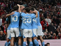 Manchester City Ajari Manchester United Bermain Bola