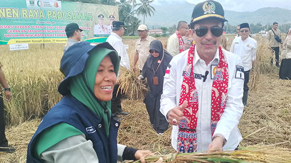 Anggota DPRD Sumbar Irzal Ilyas Apresiasi Panen Raya yang Dihelat Pemko Solok