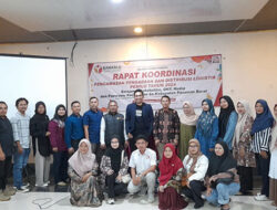 Bawaslu Pasbar Awasi Pendistribusian Logistik Pemilu 2024