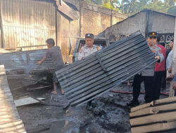 Satu Rumah dan Mobil Terbakar di Nagari IV Koto Kinali
