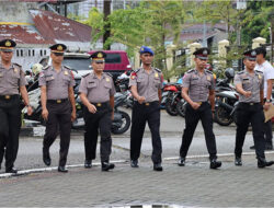 24 Anggota Polres Pariaman Terima Kenaikan Pangkat