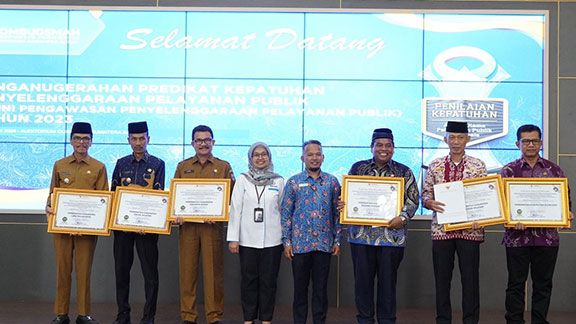 Tunjukkan Tren Positif Pelayanan Publik, Pemkab Limapuluh Kota Diganjar Penghargaan Ombudsman RI