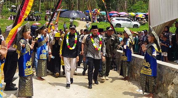 Anggota DPR RI Muhammad Iqbal Resmikan Wisata Alam Nagari Lembah Mangkisi