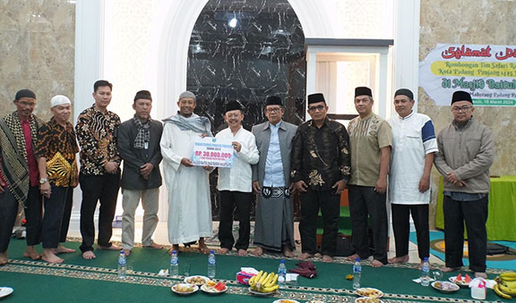 TSR 1445 H VI Kota Padang Panjang Kunjungi Masjid Baitul Haq dan Serahkan Bantuan Rp 30 Juta