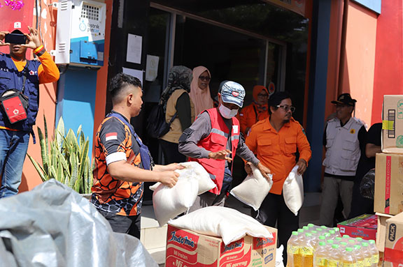 Padang Panjang Kembali Salurkan Bantuan ke Pessel