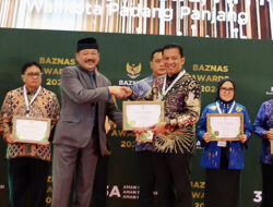 Pj Wako Sonny Terima Penghargaan Baznas Award