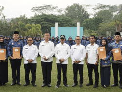 Serahkan 412 Petikan SK PNS, Bupati Safaruddin Minta Pegawai Ubah Paradigma Reformasi Birokrasi