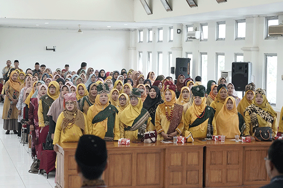 Saksikan Sertijab Kepala Sekolah SD dan SMP, Bupati Safaruddin Tantang Kepala Sekolah Sukseskan Program Unggulan Daerah