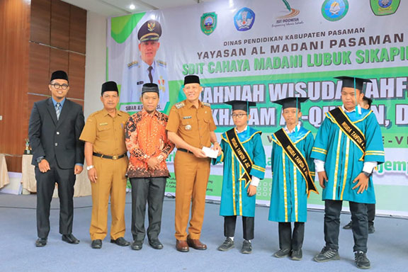 Wisuda